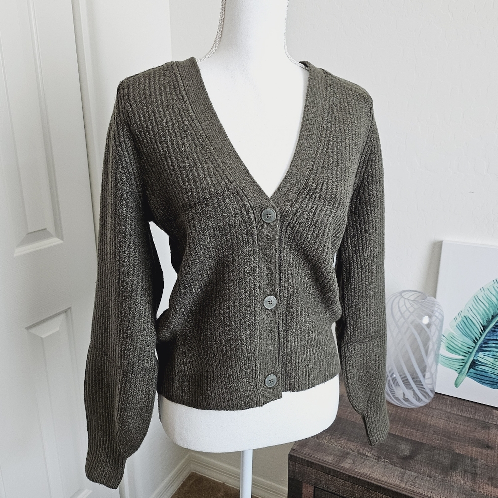 🆕️Amazon Essentials Women's Soft Touch Ribbed Blouson Cardigan XS Olive Green